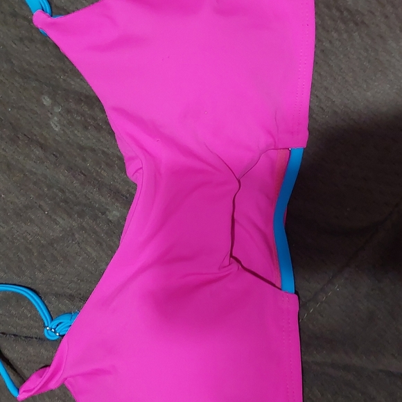 Bikini - Picture 4 of 7